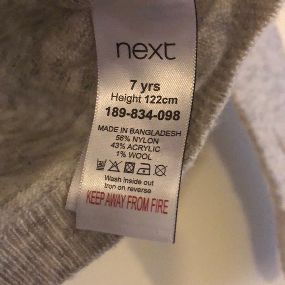 Girls Ruffle Sweater - Size 7 years - Picture 4 of 5